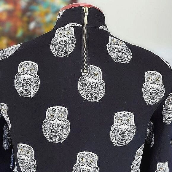 F21 black and white owl print mock neck blouse Size XS - Picture 4 of 4